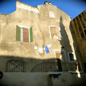 Sympathique Appartement LʼIsle-sur-la-Sorgue